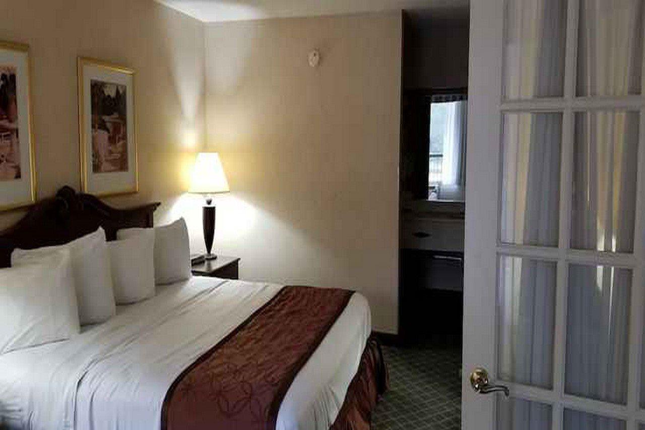 Clarion Inn & Suites فلورنسا المظهر الخارجي الصورة