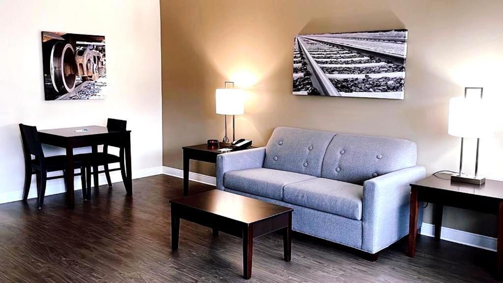 Clarion Inn & Suites فلورنسا المظهر الخارجي الصورة
